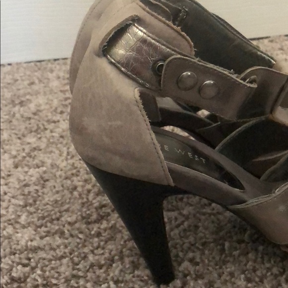 Heels - Picture 3 of 3